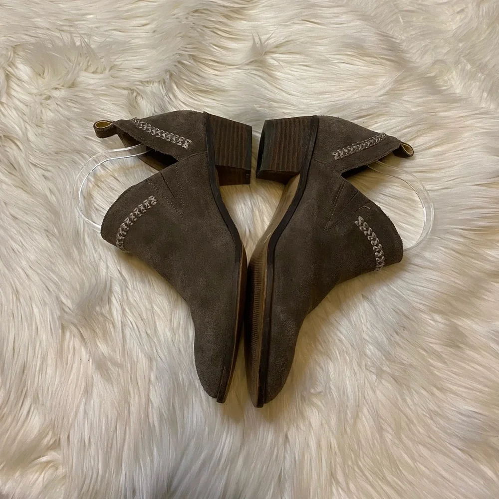 Sole Society grey gray suede size 8.5 booties boots